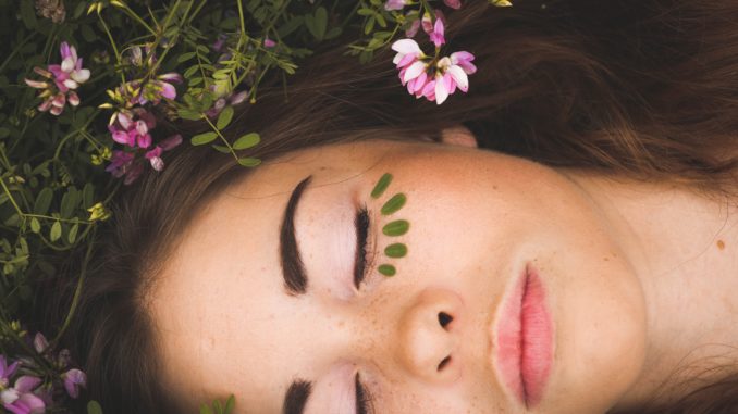 gesichts-pflege-produkt-creme-tierversuchsfreie-kosmetik-vegan gesichts-pflege-produkt-creme-tierversuchsfreie-kosmetik-vegan